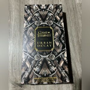 NEW URBAN DECAY GAME OF THRONES EYESHADOW PALETTE collector item